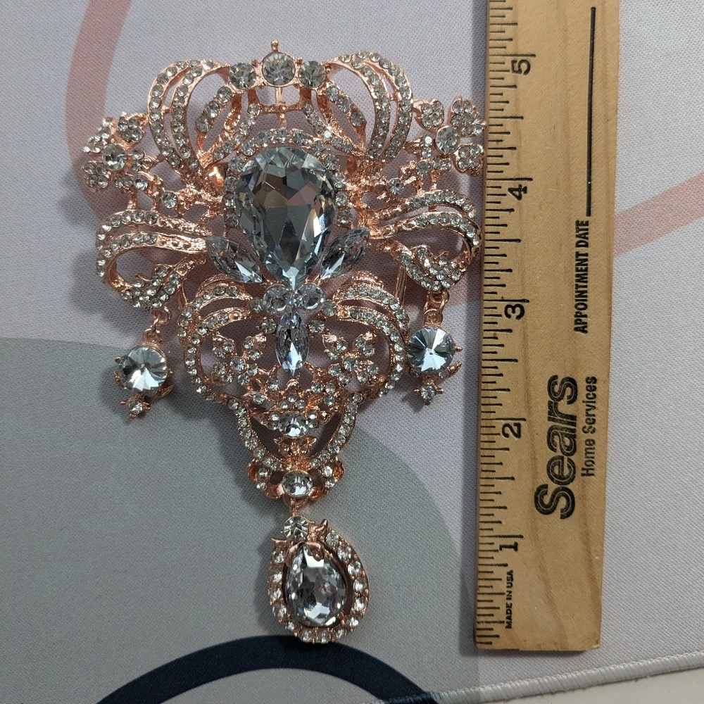 Set of 10 Brooches/Pins